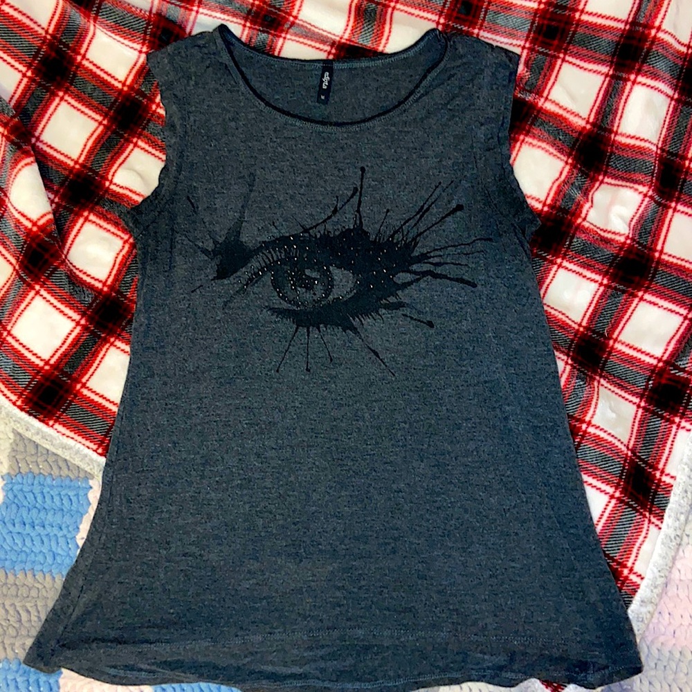Grey, light shirt